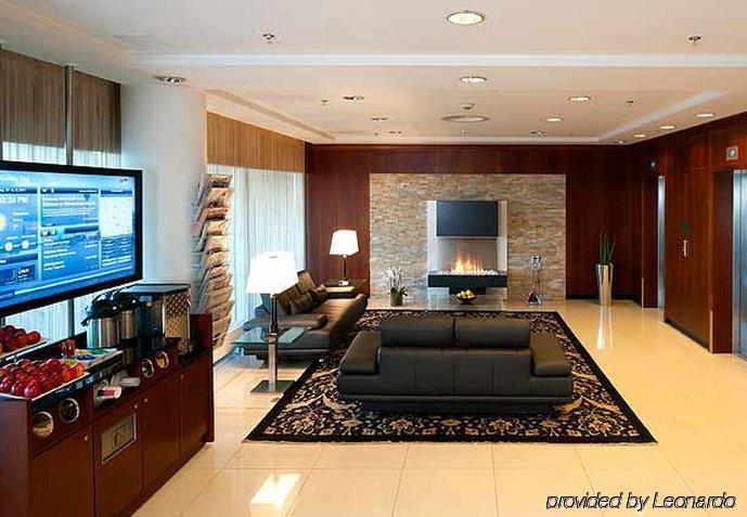 Courtyard By Marriott Duesseldorf Hafen Hotel Interior photo