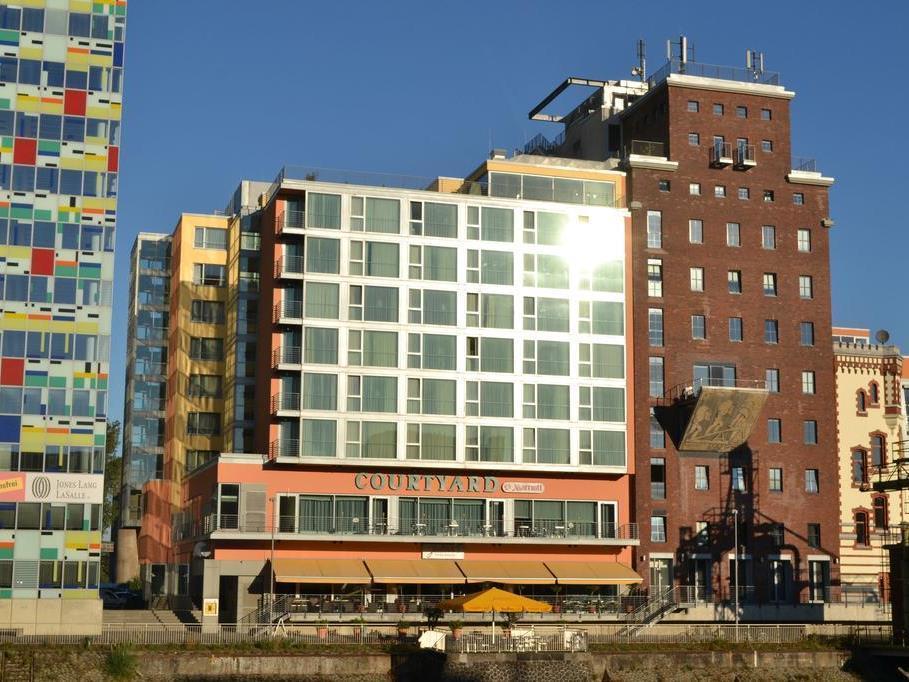 Courtyard By Marriott Duesseldorf Hafen Hotel Exterior photo