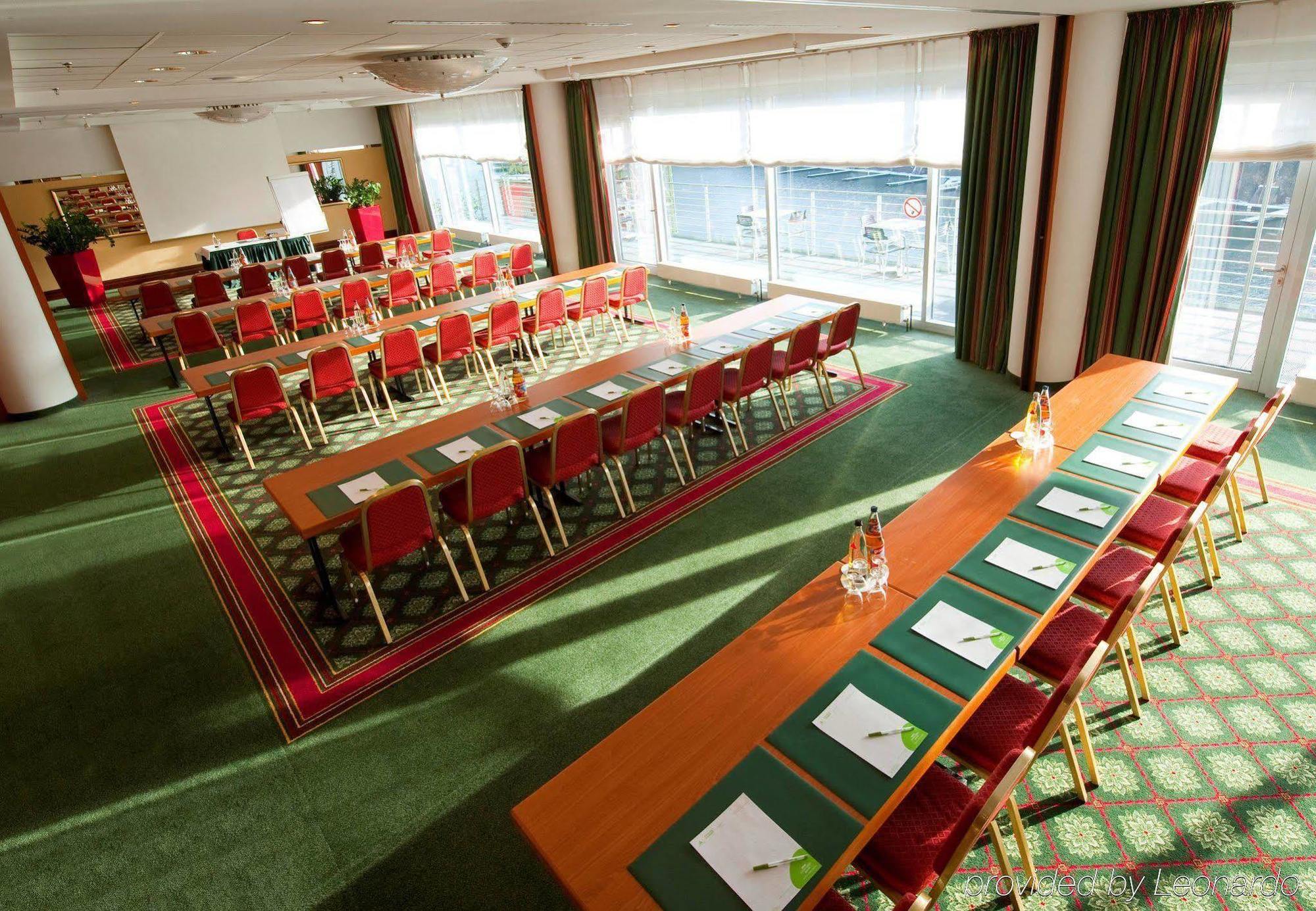 Courtyard By Marriott Duesseldorf Hafen Hotel Exterior photo