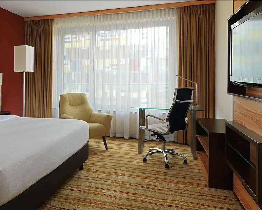Courtyard By Marriott Duesseldorf Hafen Hotel Exterior photo